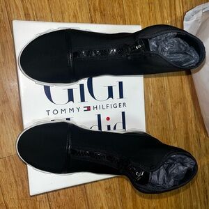 Tommy Hilfiger Black Zipper Sneakers
